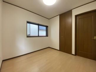 【洋室】 | 北五葉５丁目　中古戸建 | 2階洋室約4.5帖です。
