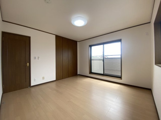 【洋室】 | 北五葉５丁目　中古戸建 | 2階洋室約8.0帖です。