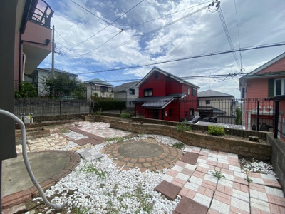 【庭】 | 北五葉５丁目　中古戸建 | 南向きのお庭で陽当り・通風良好です。高台のため、通行人からの視線を気にせずに生活できます。