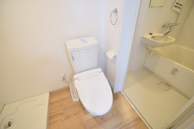 トレーフルのトイレ|ウォシュレットつき