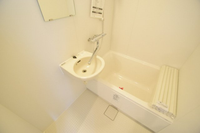 トレーフルの浴室|洗面台つきの浴室