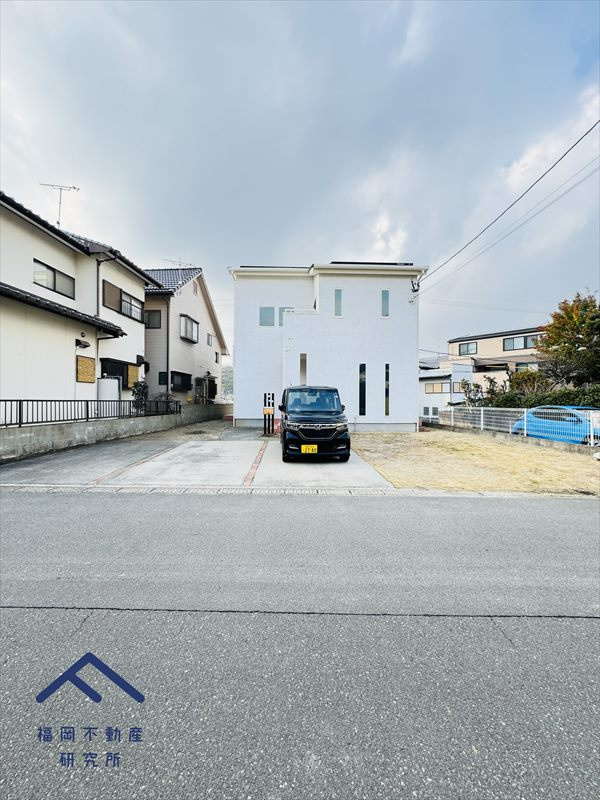 那珂川市西隈１丁目　戸建ての駐車場