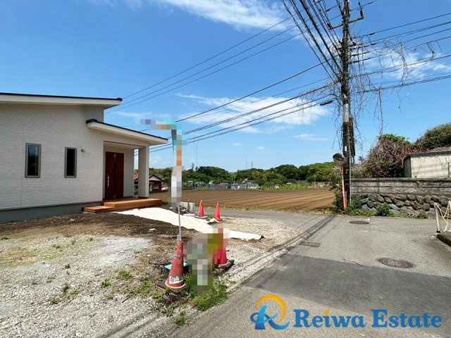 未入居戸建　茅ヶ崎市堤の前面道路含む現地写真