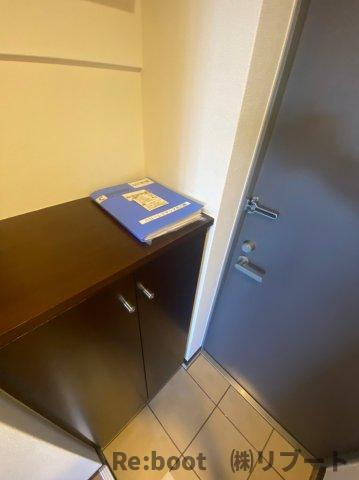 エスポワール本八幡の玄関