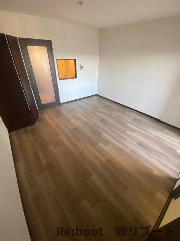 エスポワール本八幡の居間・リビング