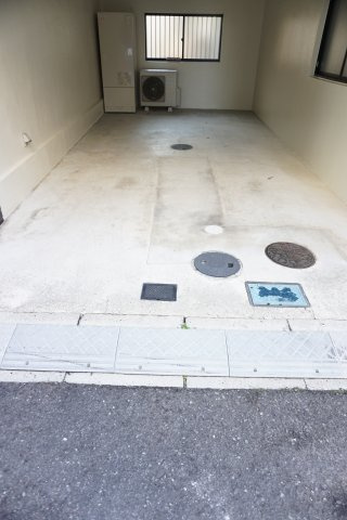 中古戸建　四條畷市中野3丁目（平成8年築）の駐車場