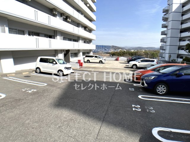 【駐車場】 | アリア33レジデンス | 駐車場完備です