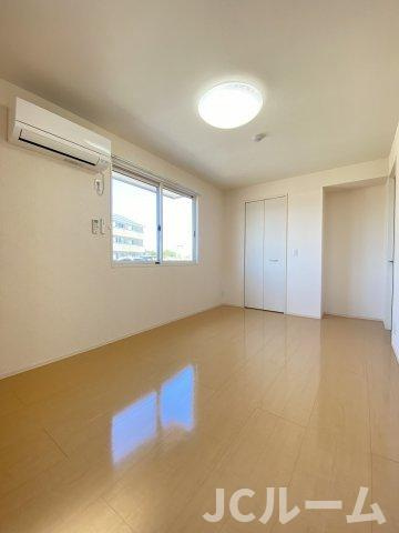 ハイツ９４３ Aの居間・リビング