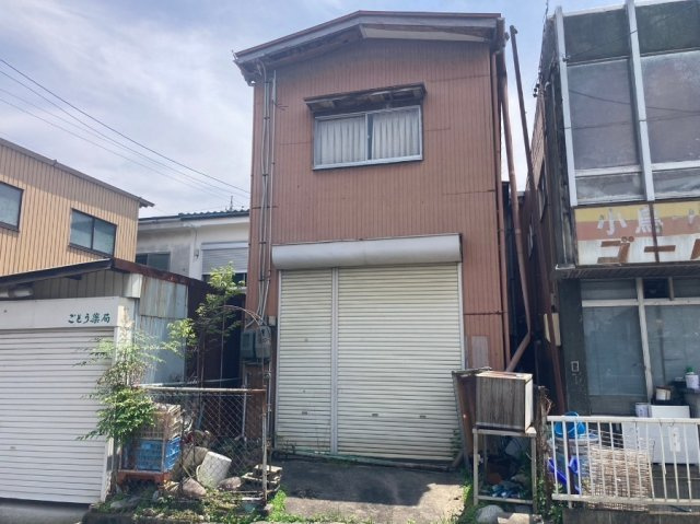 中古戸建　犬山市大字五郎丸　昭和45年築の外観|建物北側にも倉庫兼居宅有ります。（2023年6月7日）撮影