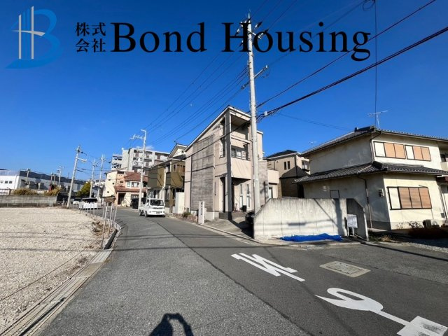 「勝美住宅施工」「オール電化」魚住町金ケ崎　築18年の前面道路含む現地写真