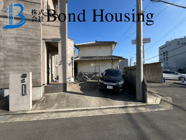 「勝美住宅施工」「オール電化」魚住町金ケ崎　築18年の前面道路含む現地写真