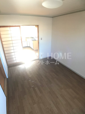 【居間・リビング】 | 駒之舞プラザ | こちらの居間で趣味の時間をお楽しみください