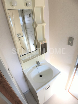 【独立洗面台】 | 駒之舞プラザ | 独立洗面台、小物を置くことができて便利です