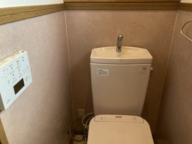 守山区桔梗平戸建のトイレ