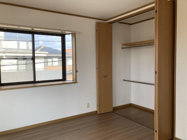 守山区桔梗平戸建の洋室