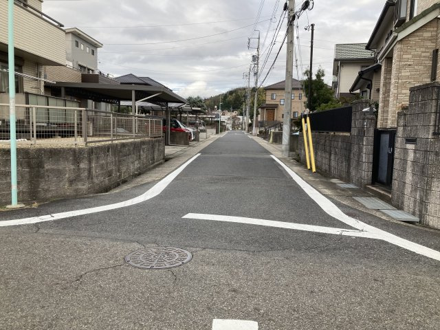 守山区桔梗平戸建の前面道路含む現地写真