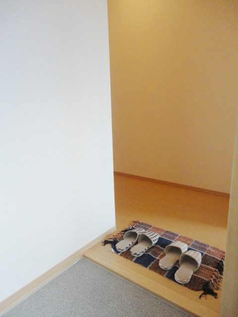 ニューライフつぶく5の玄関