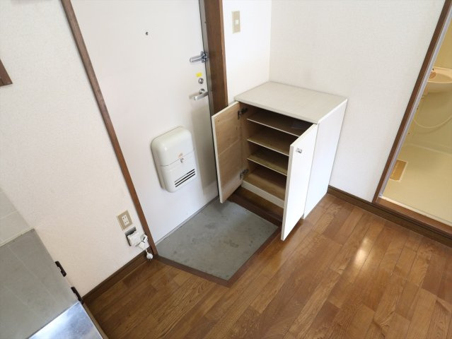 コーポあいA棟　の玄関