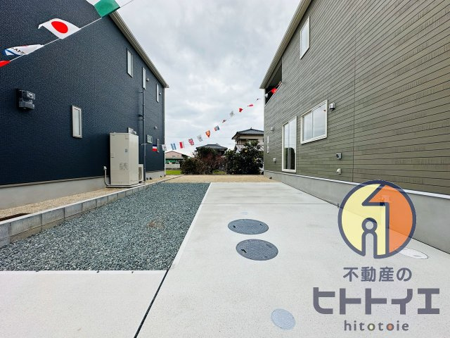 クレイドルガ-デン平田第1期の駐車場