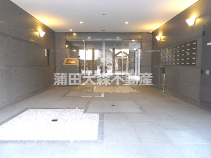 ルーブル蒲田南伍番館のエントランス