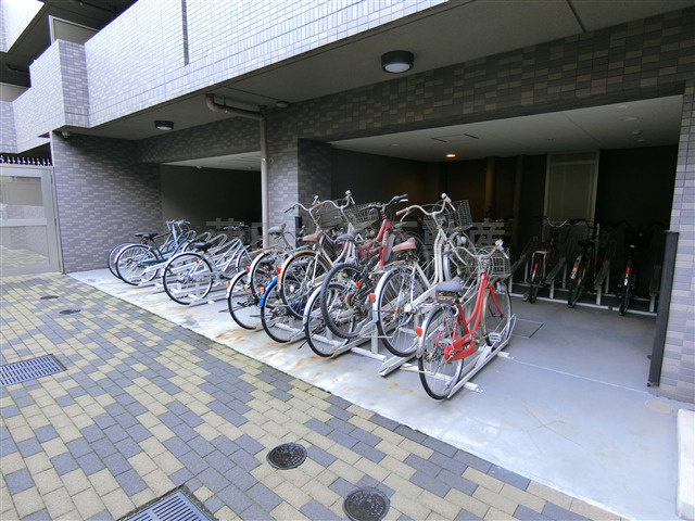 ルーブル蒲田南伍番館のその他共用部分|屋根付きの駐輪場