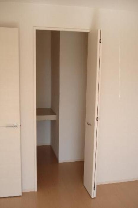 レーブフレシールの収納|ウォークインクローゼット