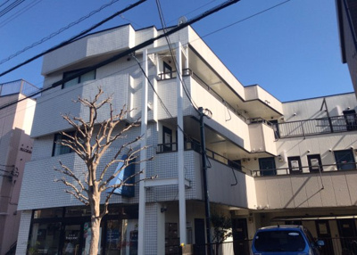 【現況写真】 | ホワイトウィング片倉Ⅱ | 眺望の良さを楽しめるダイニングキッチンで家族団らんの時間を過ごしてはいかがでしょうか。バルコニーから見える景色を家族で眺める時間は、時間が経つのを忘れてしまいそうですね。是非、現地を見に行きましょう！