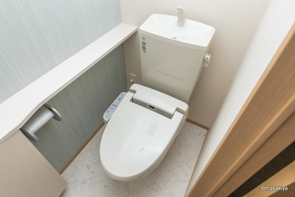 バン・ド・ソレイユのトイレ|トイレ　ウォシュレット付き。