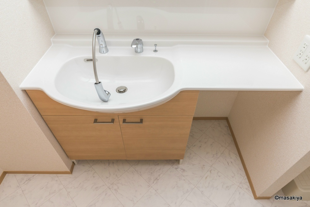 バン・ド・ソレイユの洗面所|洗面・脱衣　シャンプードレッサー付き。