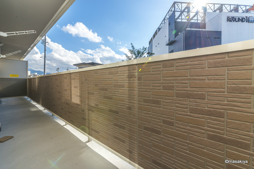 バン・ド・ソレイユのバルコニー|バルコニー