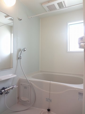 ヴィラ　ルミナーレ　Ⅱの浴室|バス