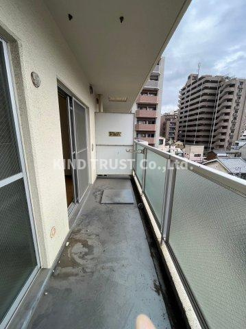 中崎西ハイツのバルコニー|お洗濯にも便利なバルコニー付き