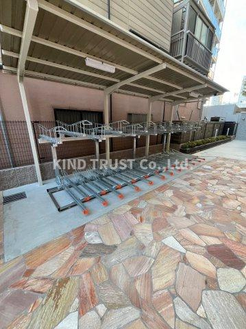 プレジオ天神橋ASIANの駐車場