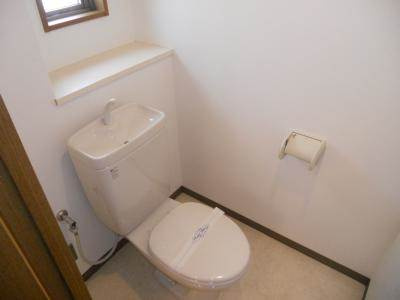 リエゾン四条のトイレ|トイレ窓有り