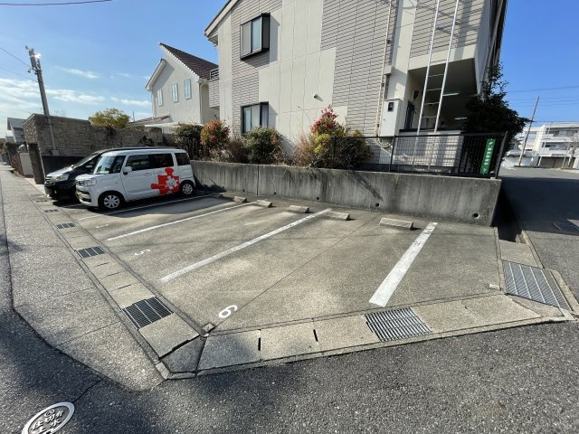 ジェミニ・Ｍの駐車場