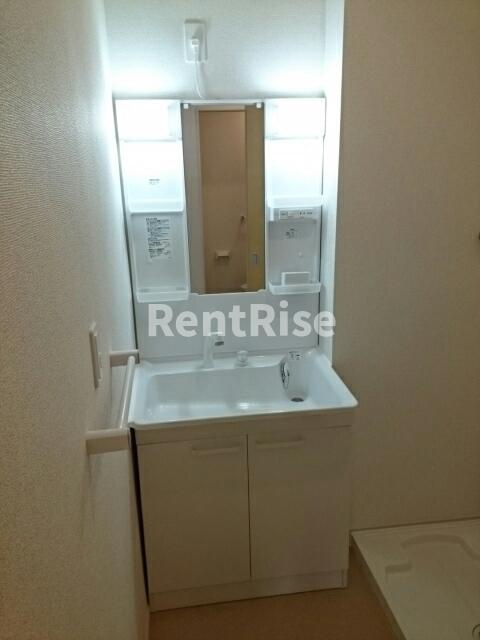 ファミール・Ｋ　参番館Ⅱの洗面所|洗面所