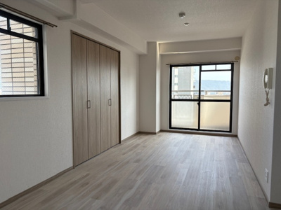 【居間・リビング】 | 本町プラザ | こちらの居間で趣味の時間をお楽しみください