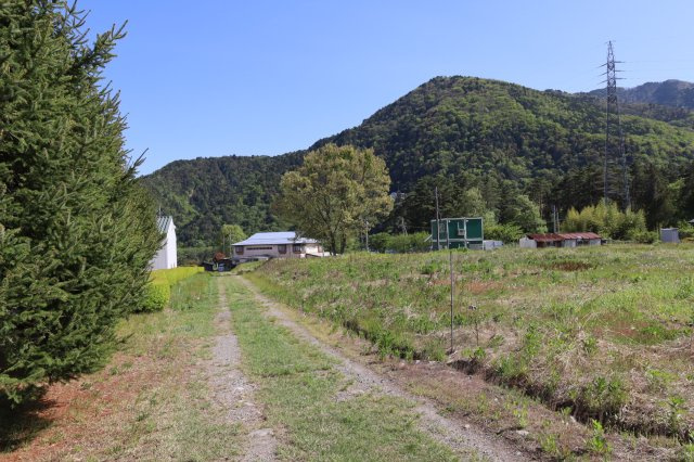 【土地】平の前面道路含む現地写真