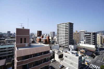 【展望】 | 【上質リノベ】ネオライフ舟入本町 | 【四季を感じる】
四季の移ろい・爽やかな青空や風を感じられ
自然を愉しめるパノラマビュー。
毎日の暮らしに余裕を感じさせてくれる、
遮る物の無い開放的な眺望を是非、ご堪能ください。