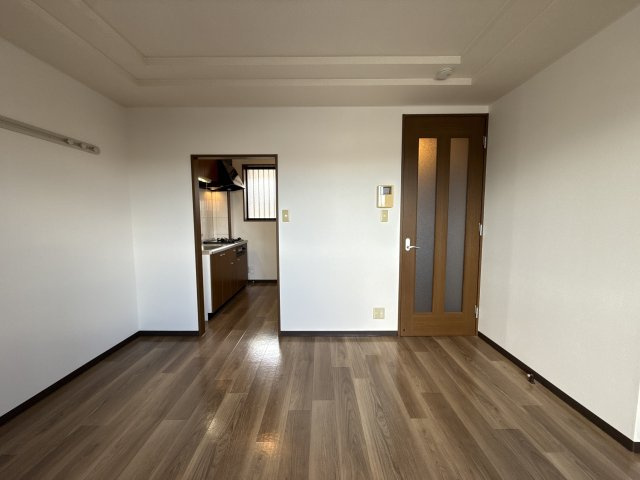 グランチェスタＥａｓｔの居間・リビング|洋室