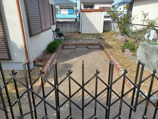 比企郡滑川町大字月輪  中古戸建の庭|１台分あり