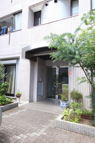 ベルセゾンKのエントランス
