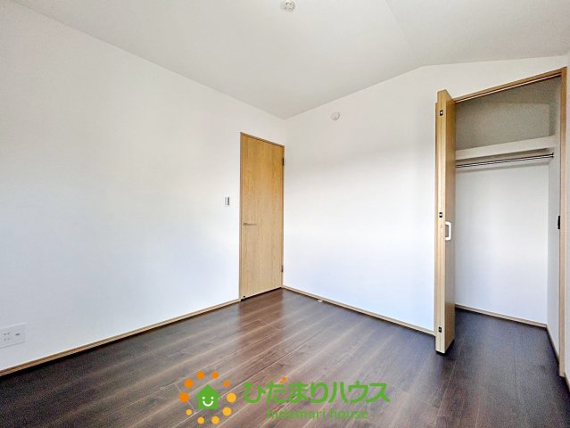 久喜市上町　新築一戸建て　04　クレアスタウン　の収納|シワをつけずにお洋服がしまえます！