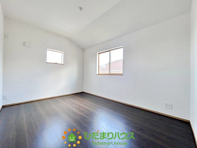 久喜市上町　新築一戸建て　04　クレアスタウン　の洋室|広々壁が使えて家具の配置がしやすい洋室！