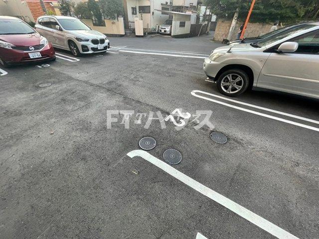 アルメール津田沼の駐車場