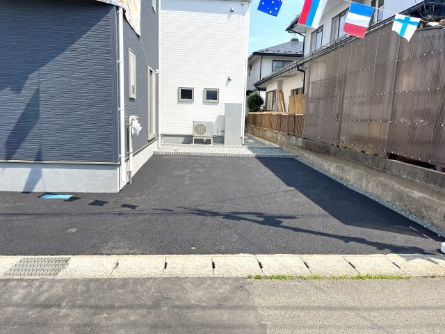 月が丘新築戸建　１号棟の駐車場|しっかりと駐車場スペースもあります。