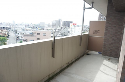 【バルコニー】 | ヴィラージュエクセラン