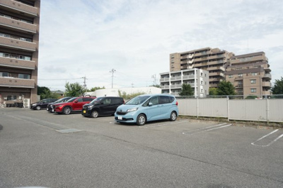 【駐車場】 | ヴィラージュエクセラン