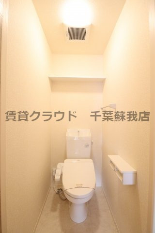 リオハイトのトイレ|ゆったりとした空間のトイレです