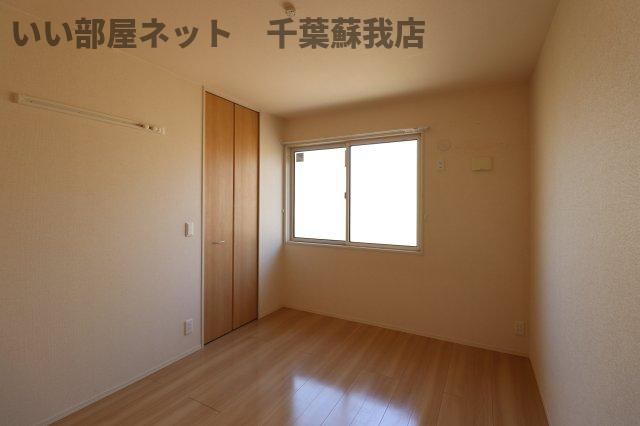 ソレイユの洋室|落ち着いた色調の洋室です